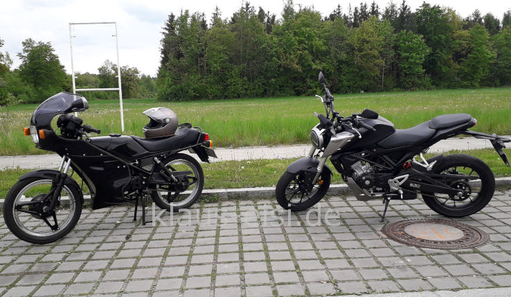 Honda CB 125R und Honda MB 8